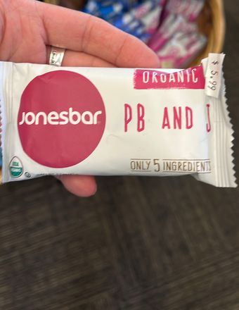 Jonesbar, Jonesbar Pb And J Real Food Bar 1.7 Oz, barcode: 0865497000021, has 0 potentially harmful, 0 questionable, and
    0 added sugar ingredients.