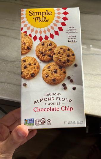 Simple Mills , CHOCOLATE CHIP CRUNCHY ALMOND FLOUR COOKIES, CHOCOLATE CHIP, barcode: 0856069005193, has 0 potentially harmful, 0 questionable, and
    2 added sugar ingredients.