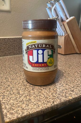 Jif, Jif Peanut Butter 40 oz, barcode: 0051500243213, has 0 potentially harmful, 1 questionable, and
    2 added sugar ingredients.