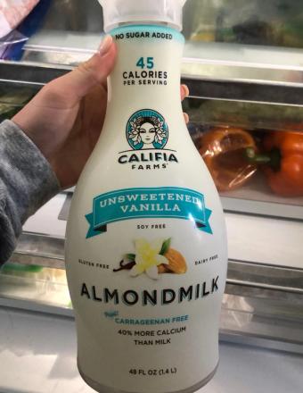 Califia Farms, Lp, UNSWEETENED VANILLA ALMONDMILK, UNSWEETENED VANILLA, barcode: 0852909003695, has 0 potentially harmful, 1 questionable, and
    0 added sugar ingredients.