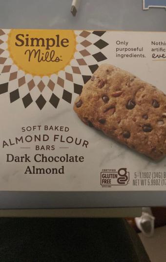 Simple Mills , DARK CHOCOLATE ALMOND SOFT BAKED ALMOND FLOUR BARS, DARK CHOCOLATE ALMOND, barcode: 0856069005476, has 0 potentially harmful, 0 questionable, and
    2 added sugar ingredients.