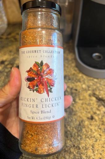 Dangold, Inc., SPICE BLEND, KICKIN' CHICKEN FINGER LICKIN', barcode: 0092719374800, has 0 potentially harmful, 0 questionable, and
    0 added sugar ingredients.