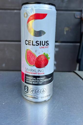 CELSIUS, Celsius Sparkling Strawberry Guava Energy Drink 12 Fl Oz, barcode: 0889392021318, has 1 potentially harmful, 3 questionable, and
    0 added sugar ingredients.