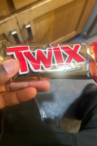 Twix, TWIX, MILK CHOCOLATE COVERED CARAMEL AND BISCUIT BAR, barcode: 5000159461313, has 0 potentially harmful, 1 questionable, and
    2 added sugar ingredients.