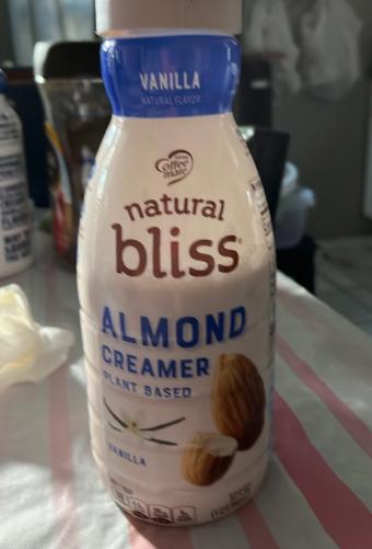 Nestle Usa Inc., VANILLA FLAVOR ALMOND MILK CREAMER, VANILLA, barcode: 0050000224890, has 0 potentially harmful, 2 questionable, and
    1 added sugar ingredients.