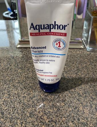 Aquaphor, Aquaphor Healing Ointment 1.75 Oz, barcode: 0072140004019, has 1 potentially harmful, 0 questionable, and
    0 added sugar ingredients.