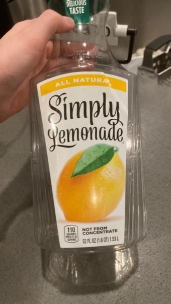 The Minute Maid Company, 11% LEMON JUICE, LEMON, barcode: 0025000044984, has 0 potentially harmful, 1 questionable, and
    1 added sugar ingredients.