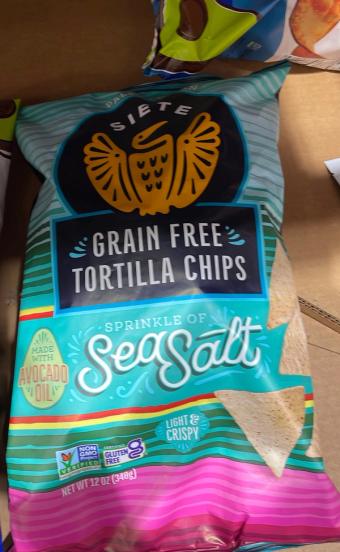 Siete, Siete Grain Free Light & Crispy Sea Salt Tortilla Chips 12 Oz, barcode: 0851769007508, has 0 potentially harmful, 0 questionable, and
    0 added sugar ingredients.