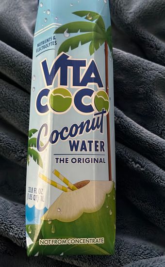 Vita CoCo, Vita Coco The Original Coconut Water 33.8 fl oz Carton, barcode: 0898999000503, has 0 potentially harmful, 0 questionable, and
    1 added sugar ingredients.