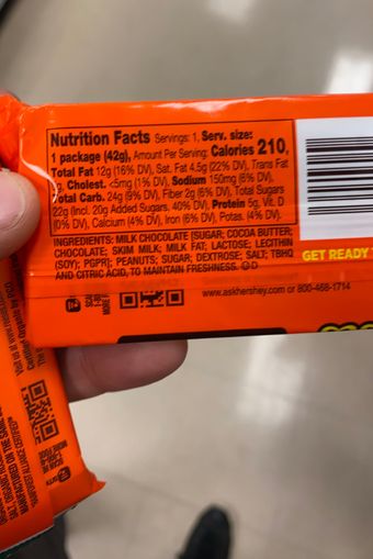 The Hershey Company, MILK CHOCOLATE PEANUT BUTTER CUPS, barcode: 0000003444009, has 1 potentially harmful, 4 questionable, and
2 added sugar ingredients.