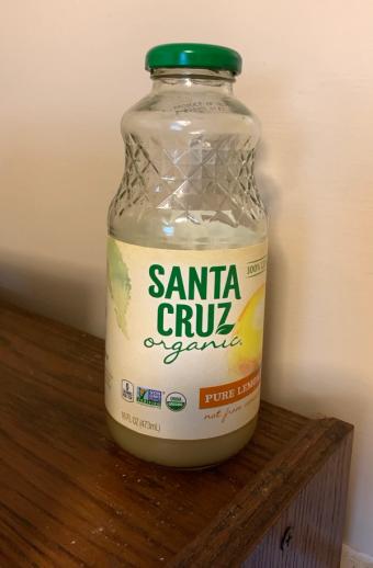 Santa Cruz Natural, PURE LEMON JUICE, barcode: 0036192122152, has 0 potentially harmful, 0 questionable, and
    0 added sugar ingredients.