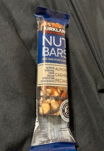 Kirkland Signature, Nut Bars with Cocoa Drizzle & Sea Salt, Almond, Cashew, Pecans, barcode: 0096619215690, has 0 potentially harmful, 2 questionable, and
    3 added sugar ingredients.