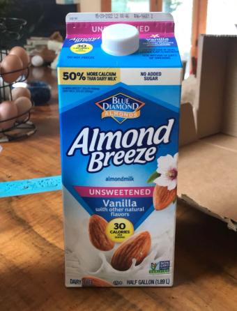 Blue Diamond Growers, UNSWEETENED VANILLA ALMONDMILK, UNSWEETENED VANILLA, barcode: 0041570056189, has 0 potentially harmful, 1 questionable, and
    0 added sugar ingredients.