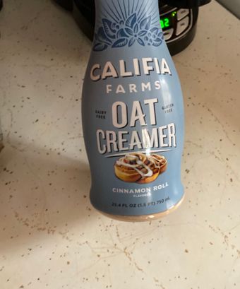 Califia Farms, Califia Farms Cinnamon Roll Oat Creamer 25.4 Fl Oz, barcode: 0813636023035, has 0 potentially harmful, 2 questionable, and
    1 added sugar ingredients.