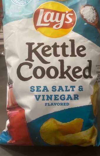 Lay's, Lay's Potato Chips 8 oz, barcode: 0028400372169, has 4 potentially harmful, 3 questionable, and
    2 added sugar ingredients.