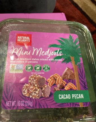 Bard Valley Medjool Date Growers Association, CACAO WITH PECANS MEDJOOL DATE ROLLS, CACAO WITH PECANS, barcode: 0097923000606, has 0 potentially harmful, 0 questionable, and
    0 added sugar ingredients.