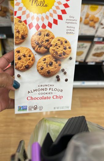 Simple Mills , CHOCOLATE CHIP CRUNCHY ALMOND FLOUR COOKIES, CHOCOLATE CHIP, barcode: 0856069005193, has 0 potentially harmful, 0 questionable, and
    2 added sugar ingredients.