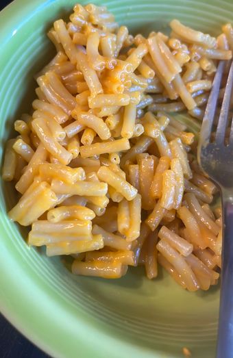 Kraft, Kraft Macaroni & Cheese Dinner 7.25 oz, barcode: 0021000658831, has 1 potentially harmful, 4 questionable, and
0 added sugar ingredients.