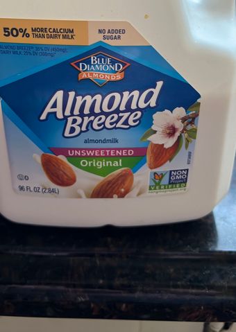 Blue Diamond Growers, UNSWEETENED ORIGINAL ALMONDMILK, UNSWEETENED ORIGINAL, barcode: 0041570110195, has 0 potentially harmful, 1 questionable, and
0 added sugar ingredients.