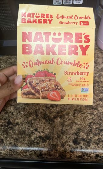 Nature's Bakery Llc, STRAWBERRY OATMEAL CRUMBLE, STRAWBERRY, barcode: 0047495800227, has 2 potentially harmful, 2 questionable, and
3 added sugar ingredients.
