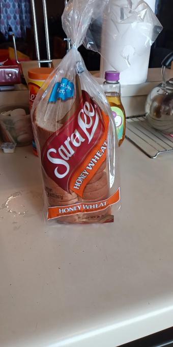 Bimbo Bakeries Usa, Inc., HONEY WHEAT BREAD, barcode: 0072945601369, has 4 potentially harmful, 7 questionable, and
    2 added sugar ingredients.