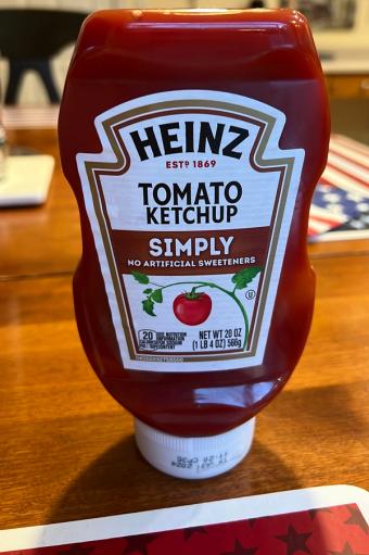Kraft Heinz Foods Company, TOMATO KETCHUP, TOMATO, barcode: 0013000626095, has 0 potentially harmful, 1 questionable, and
1 added sugar ingredients.