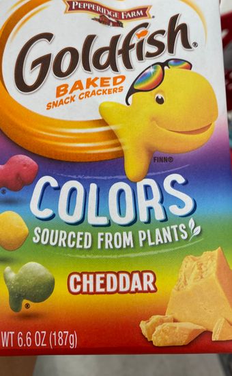 Pepperidge Farm Inc, CHEDDAR BAKED SNACK CRACKERS, CHEDDAR, barcode: 0014100085393, has 3 potentially harmful, 3 questionable, and
1 added sugar ingredients.