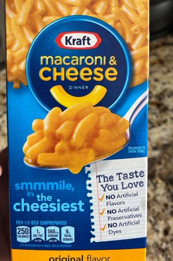Kraft, Kraft Macaroni & Cheese Dinner 7.25 oz, barcode: 0021000658831, has 1 potentially harmful, 4 questionable, and
0 added sugar ingredients.