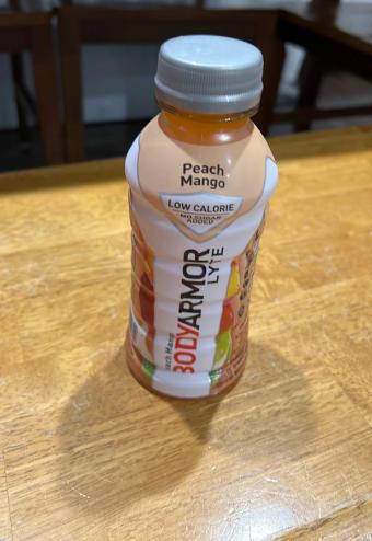Body Armor, Body Armor Lyte Peach Mango Sports Drink 8 ea, barcode: 0858176002799, has 0 potentially harmful, 8 questionable, and
    0 added sugar ingredients.