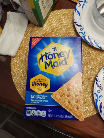 Nabisco Biscuit Company, HONEY GRAHAMS, HONEY, barcode: 0044000016111, has 2 potentially harmful, 2 questionable, and
    2 added sugar ingredients.