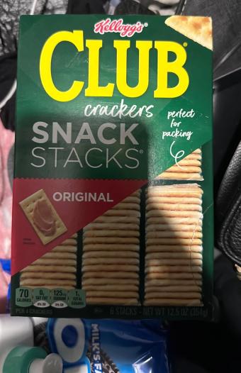 Club, Club Snack Stacks Original Crackers 6 ea, barcode: 0030100111764, has 4 potentially harmful, 2 questionable, and
    3 added sugar ingredients.