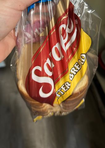 Bimbo Bakeries Usa, Inc., BUTTER BREAD, BUTTER, barcode: 0072945611900, has 3 potentially harmful, 8 questionable, and
1 added sugar ingredients.