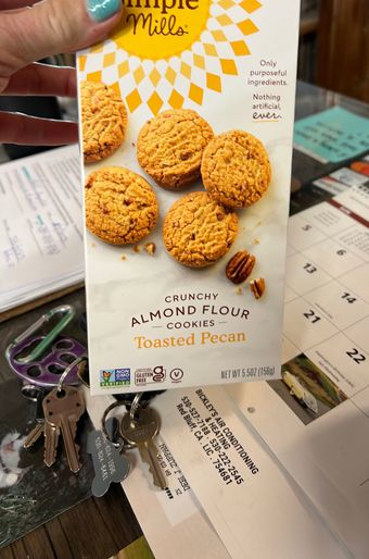 Simple Mills , TOASTED PECAN CRUNCHY ALMOND FLOUR COOKIES, TOASTED PECAN, barcode: 0856069005230, has 0 potentially harmful, 0 questionable, and
1 added sugar ingredients.