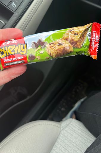 The Quaker Oats Company, CHOCOLATE CHIP GRANOLA BAR, CHOCOLATE CHIP, barcode: 0000003077504, has 3 potentially harmful, 2 questionable, and
    6 added sugar ingredients.