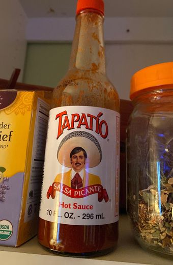Empacadora 'tapatio', SALSA PICANTE HOT SAUCE, SALSA PICANTE, barcode: 0077885882007, has 1 potentially harmful, 1 questionable, and
    0 added sugar ingredients.