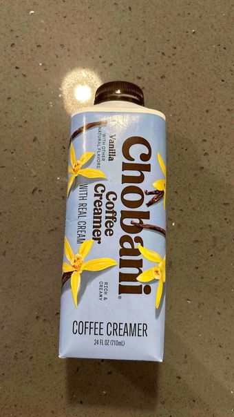 Chobani, Chobani Vanilla Coffee Creamer 24 fl oz, barcode: 0818290016935, has 0 potentially harmful, 1 questionable, and
    1 added sugar ingredients.