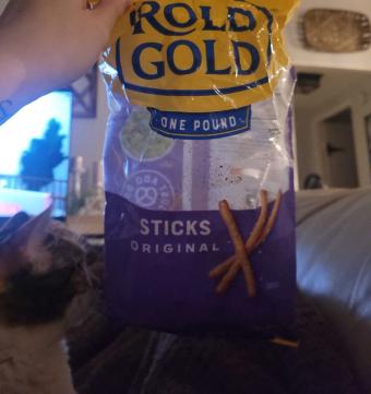 Frito-lay Company, STICKS PRETZELS, ORIGINAL, barcode: 0028400047708, has 0 potentially harmful, 1 questionable, and
2 added sugar ingredients.