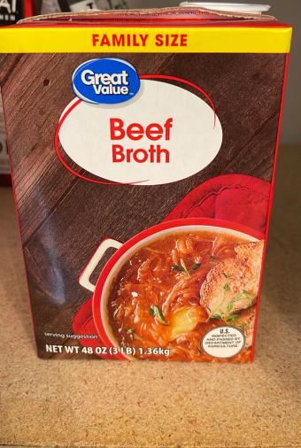 Great Value, Great Value Family Size Beef Broth 48 Oz, barcode: 0078742236674, has 0 potentially harmful, 1 questionable, and
3 added sugar ingredients.