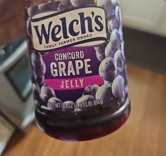 Welch Foods Inc, CONCORD GRAPE JELLY, CONCORD GRAPE, barcode: 0041800501502, has 1 potentially harmful, 1 questionable, and
    2 added sugar ingredients.