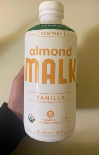 Malk, PURE ALMOND MALK, UNSWEETENED VANILLA, barcode: 0861029000125, has 0 potentially harmful, 0 questionable, and
    0 added sugar ingredients.
