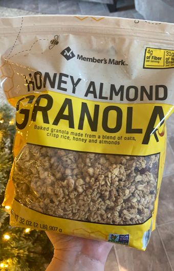 Wal-mart Stores, Inc., HONEY ALMOND GRANOLA, HONEY ALMOND, barcode: 0078742288116, has 1 potentially harmful, 1 questionable, and
    4 added sugar ingredients.