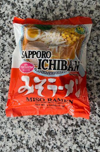 Sanyo Foods Corp. Of America, WHITE CHICKEN BROTH TONKOTSU RAMEN, WHITE CHICKEN, barcode: 0076186000073, has 7 potentially harmful, 13 questionable, and
    2 added sugar ingredients.