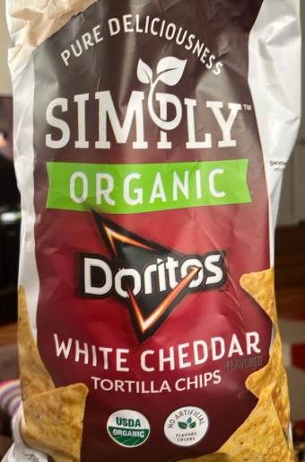 Doritos , Doritos Simply Organic White Cheddar Flavored Tortilla Chips 7.5 oz, barcode: 0028400637640, has 1 potentially harmful, 4 questionable, and
0 added sugar ingredients.