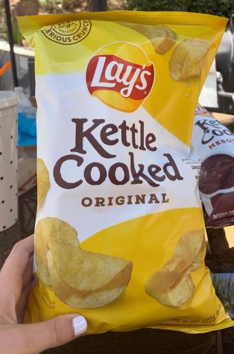 Lay's, Lay's Kettle Cooked Potato Chips Original 8 Oz, barcode: 0028400372190, has 2 potentially harmful, 0 questionable, and
    0 added sugar ingredients.