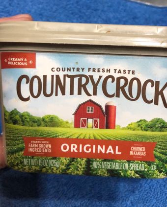 Lipton, COUNTRY CROCK, ORIGINAL, 40% VEGETABLE OIL SPREAD, barcode: 0027400103070, has 1 potentially harmful, 3 questionable, and
    0 added sugar ingredients.