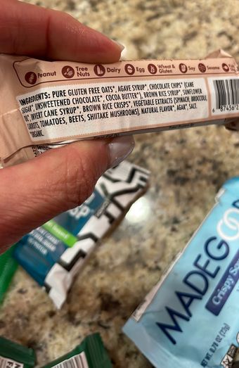 Madegood, Madegood Chocolate Chip Granola Bar 0.85 Oz, barcode: 0687456211091, has 0 potentially harmful, 2 questionable, and
    3 added sugar ingredients.