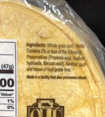 La Banderita, Yellow corn tortilla, barcode: 0027331000615, has 1 potentially harmful, 1 questionable, and
0 added sugar ingredients.