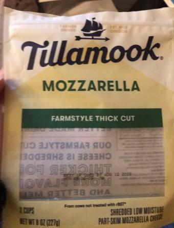 Tillamook County Creamery Association, FARMSTYLE CUT MOZZARELLA SHREDDED CHEESE, barcode: 0072830011211, has 0 potentially harmful, 0 questionable, and
    0 added sugar ingredients.