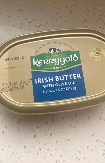 Kerrygold, Kerrygold Irish Butter With Olive Oil 7.5 Oz, barcode: 0767707013503, has 0 potentially harmful, 0 questionable, and
    0 added sugar ingredients.