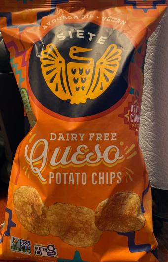 Siete, Siete Kettle Cooked Queso Potato Chips 5.5 Oz, barcode: 0853986008092, has 0 potentially harmful, 3 questionable, and
0 added sugar ingredients.